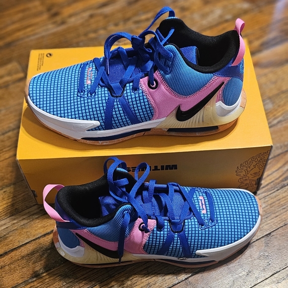 New Nike LeBron Witness 7 Basketball Men Size 11 - Picture 1 of 6